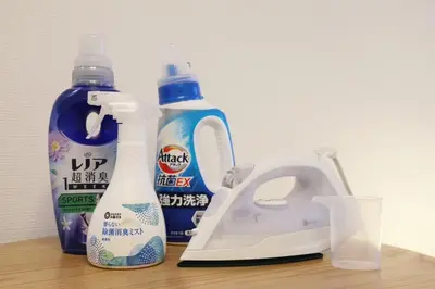 a table with a bottle of cleaner and a phone at \u30b9\u30ab\u30a4\u30d4\u30a2\u9ad8\u7802 206 in Tokyo