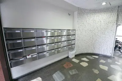 a room with a bunch of stainless steel fronts at \u5bdb\u6c38\u5bfa\u5742\u30cf\u30a4\u30e0 501 in Tokyo
