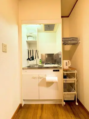 a kitchen with a sink and a counter top at jr\u65b0\u5c0f\u5ca9\u99c5\u307e\u3067\u5f92\u6b698\u5206,\u8cb8\u5207\u89b3\u5149\u6700\u9069,\u6771\u4eac\u99c5\u307e\u306720\u5206 in Tokyo