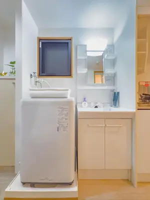 a small kitchen with a sink and a refrigerator at \u62bc\u4e0a hotel \u5927\u5e8a\u623f -SM0387 in Tokyo