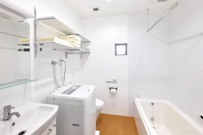 a bathroom with a sink and a toilet and a tub at Spacious House for 2people 7min Ohanajaya Sta 14min Skytree 19min Asakusa 20min Ueno Comfortable Stay Tokyo HANACHO \u304a\u82b1\u8336\u5c4b \u3086\u3063\u305f\u308a2\u540d Gato Ohanajaya in Tokyo