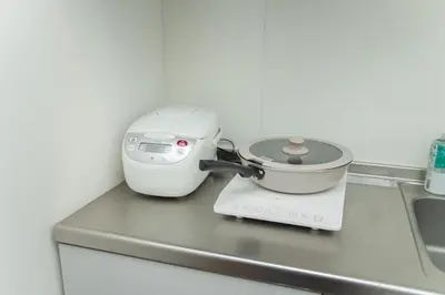 a mixer sitting on a counter next to a sink at Natsumi\u30db\u30c6\u30eb \u9ad8\u7ea7\u72ec\u680b\u522b\u5885301 in Tokyo