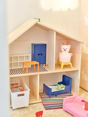 a doll house with a bunk bed and a chair at A 3rooms Max12people 3min Tateishi Sta 20min Asakusa 25min Tokyo Sta 30min Shinjuku Easy Access to Skytree Family House Tokyo \u7acb\u77f3 \u6700\u592712\u540d TATEISHI HIDEAWAY in Tokyo