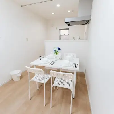 A quiet residential street with a 5-minute walk from Shirokane Takanawa Station!