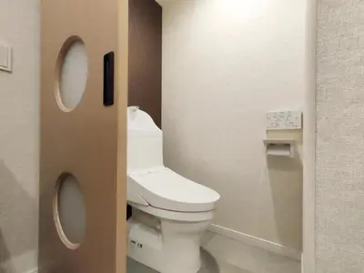 a bathroom with a white toilet in a stall at D2 Shinjuku JR St 8 mins 2 bedrooms and 1 living room Max 5P Direct to Shinjuku Ueno Ginza Shibuya Ikebukuro Yoyogi Shinagawa \u65b0\u5bbf\u533a \u9ad8\u7530\u9a6c\u573a\u8f66\u7ad98\u5206\u949f \u4e24\u5ba4\u4e00\u5385 \u6700\u59275\u4eba in Tokyo