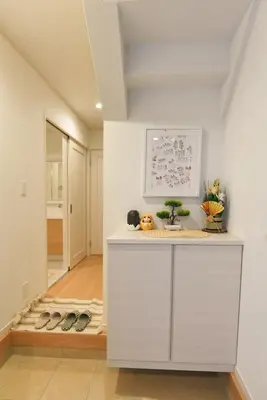 a room with a counter with shoes on it at CD199 8 minutes from Ikebukuro in Tokyo