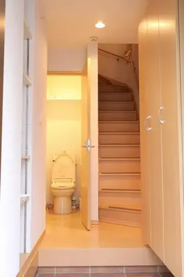a bathroom with a toilet and a staircase at \u4e0a\u91ce \u79cb\u8449\u539f \u30a8\u30ea\u30a2 5LDK \u30c8\u30a4\u30ec3\u7b87\u6240 \u6d74\u5ba42\u7b87\u6240 \u30ad\u30c3\u30c1\u30f3 \u30c6\u30e9\u30b9\u3042\u308a\u8cb8\u5207\u4e00\u8ed2\u5bb6a in Tokyo