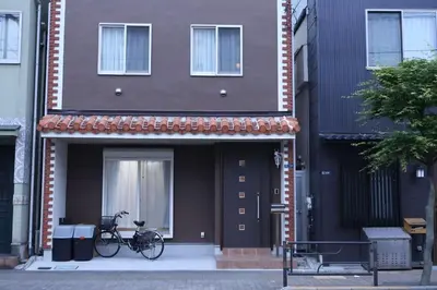 a bike parked on the front of a house at \u4e0a\u91ce \u79cb\u8449\u539f \u30a8\u30ea\u30a2 5LDK \u30c8\u30a4\u30ec3\u7b87\u6240 \u6d74\u5ba42\u7b87\u6240 \u30ad\u30c3\u30c1\u30f3 \u30c6\u30e9\u30b9\u3042\u308a\u8cb8\u5207\u4e00\u8ed2\u5bb6a in Tokyo