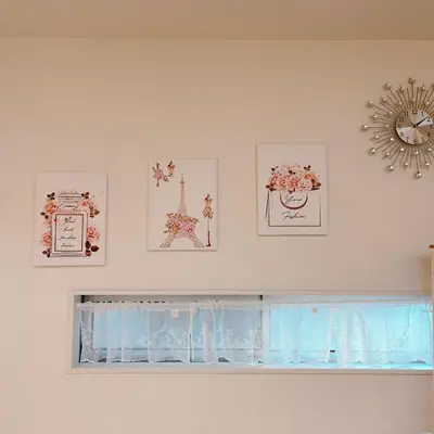 a room with a window with pictures on the wall at \u30a2\u30f3\u30c9\u30b9\u30c6\u30a4\u91ce\u65b92\u4e01\u76ee in Tokyo