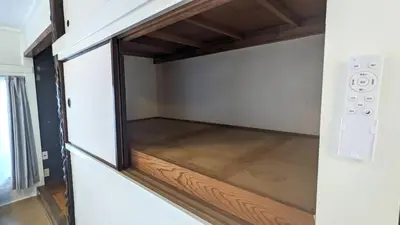 an empty room with a door and a window at Higashi tateishi Kodate HTI1 in Tokyo
