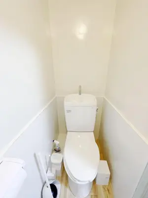 a bathroom with a white toilet in a room at tkm\u5317\u5c0f\u5ca91\u4e01\u76ee101 in Tokyo