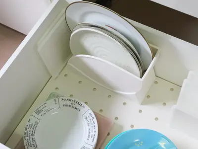 a box with a scale and a toilet in it at Urayasu Horie House -\u6d66\u5b89\u5800\u6c5f\u30cf\u30a6\u30b9- Disneyland\u307e\u3067\u7d0430\u5206 Wi-Fi \u99d0\u8eca\u5834\u4ed8\u30671\u68df\u8cb8\u5207 in Tokyo