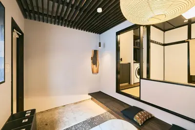 a room with a table and a large window at \u3077\u3075\u304b\u5186\u5fb3\u9418\u30f6\u6df5 in Tokyo