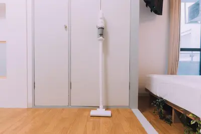 a white floor lamp in a room with a tub at Showa Bloom Stay Near Shinjuku & Yoyogi in Tokyo