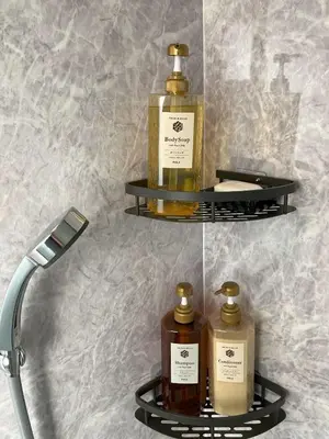 two bottles of soap on a shelf next to a shower at \u6771\u4eac\u6d45\u8349\u30a4\u30f3501 in Tokyo
