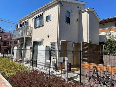 a bike parked in front of a house at bai\u56db\u3064\u67282\u4e01\u76ee101 in Tokyo