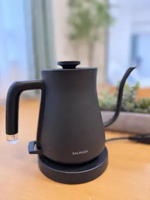 a black tea kettle sitting on a table at Moto Sakura for families 3 luxury beds 2bedroom apartment in a quiet and convenient location in Tokyo