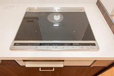 a tablet computer sitting on top of a table at Mori house \u6839\u5cb8 401 in Tokyo