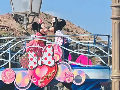 a group of stuffed animals sitting on top of a ride at Kasai Cozy House in Tokyo