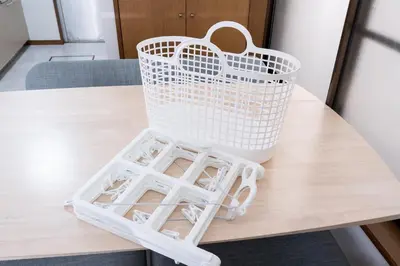 a basket sitting on top of a table at Konoha Sangenjaya DZ4 in Tokyo