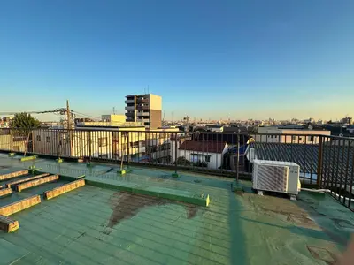 a view of a tennis court on top of a building at North Tokyo Grand Inn in Tokyo