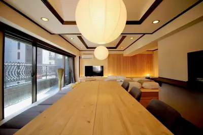 a conference room with a long table and a large window at \u30b5\u30f3\u30e2\u30fc\u30eb\u30af\u30ec\u30b9\u30c8506 in Tokyo
