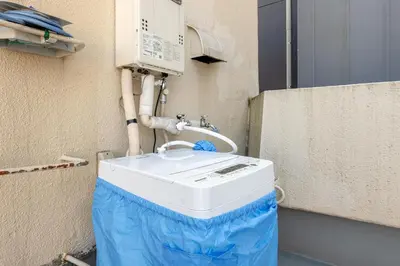 a bathroom sink in a wall with at \u30a8\u30b9\u30dd\u30ef\u30fc\u30eb10f in Tokyo