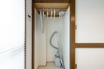 a bathroom with a cleaning machine in a room at 2\u540d\u63a8\u5968\u99d2\u8fbc\u99c5Switch\u4ed8\u304d\u65bd\u8a2d in Tokyo