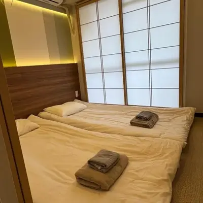 Minshuku 203 under the clear sky 8-minute walk from Kinshicho Station direct line to Narita Airport 50-minute walk from Disneyland and 1-minute walk from the mall