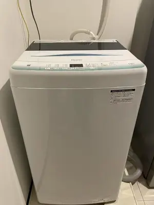 a close up of a white computer system at \u30b5\u30af\u30e9\u30b7\u30e3\u30c9\u30a6\u9280\u5ea7502 in Tokyo