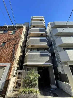 an apartment building in the city of melbourne at T Hotel - Vacation STAY 82305v in Tokyo