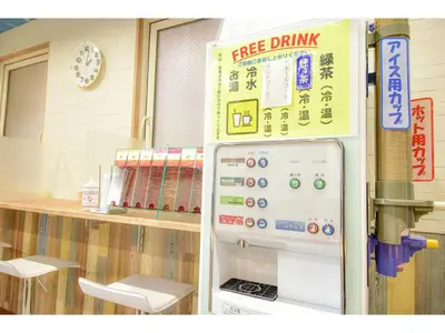a free drink machine in a fast food restaurant at Kamata Inn Social - Vacation STAY 03288v in Tokyo