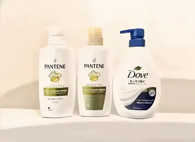 three bottles of cleaning products sitting on a shelf at \u6771\u4eac\u90fd\u5fc3 \u6751\u4e0a\u7fa9\u7537\u8a2d\u8a08 112\u5e73\u7c73\u9ad8\u7d1a\u8c6a\u90b8 \u5b8c\u5168\u8cb8\u5207 \u6c60\u888b\u96fb\u8eca6\u5206 \u65b0\u5bbf\u6e0b\u8c37\u76f4\u901a \u6620\u753b\u9928 WiFi12\u4eba WAGAMAMA\u5c0f\u7af9\u5411\u539f3\u968e in Tokyo