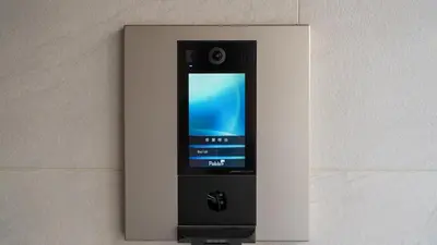 a cell phone is attached to a wall at \u3055\u304f\u3089\u65c5\u9928\u9ad8\u5186\u5bfa\u5317\u5343\u5229\u4f11101\u53f7\u5ba4 in Tokyo