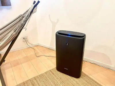 a black object sitting on the floor next to a wall at \u4e09\u7530\u7dda\u897f\u5de3\u9d28\u99c5\u5f92\u6b692\u5206 \u6238\u5efa\u3066 4LDK \u6c60\u888b13\u5206 2 min to Nishisugamo station 30 min to Shibuya 4LDK in Tokyo