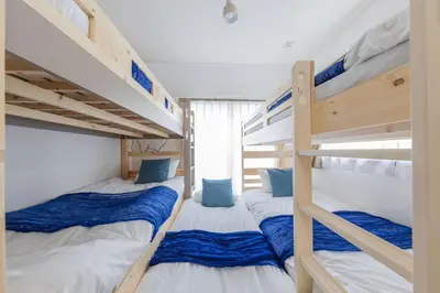 two bunk beds in a small room at 12min walk from Ikebukuro Station Max 15 people in Tokyo