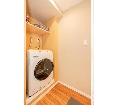 a laundry room with a washer and dryer at Komorebi Asakusa Cozy 4P Stay The 77 House Tokyo in Tokyo