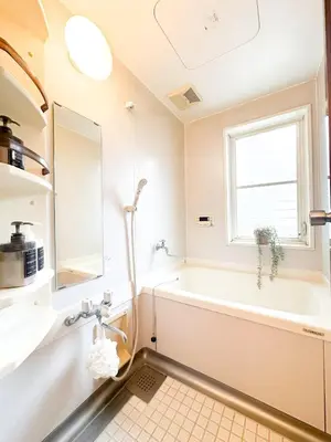 a bathroom with a tub and a window at Katsushika-ku - House - Vacation STAY 20111 in Tokyo