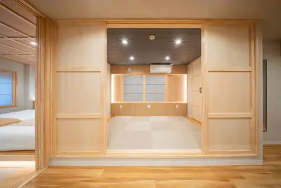 a room with a bed and a window at MARUMI HOTEL Uguisudani\u9daf\u8c37 in Tokyo