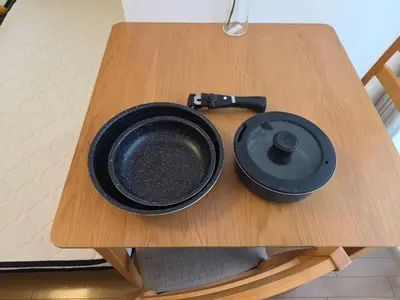 a table with a bowl and a camera on it at \u30db\u30c6\u30eb\u30ec\u30b9\u30dd\u30ef\u30fc\u30eb301 in Tokyo