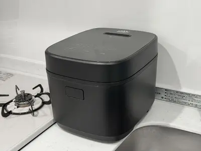 a food processor sitting on top of a kitchen counter at ef\u6c60\u888b202 in Tokyo