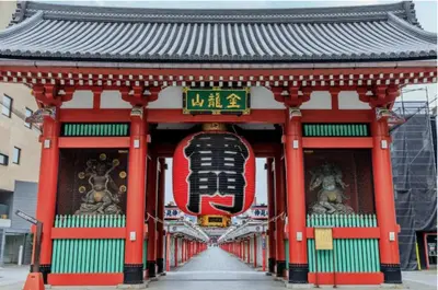 a pagoda with a face on the front of it at Yik\u7acb\u82b12\u4e01\u76ee in Tokyo