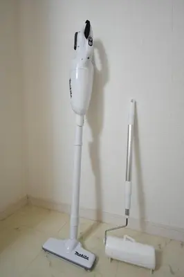 a white hair dryer sitting on a floor next to a wall at Kapalua East-Kapalua West - Vacation STAY 20388 in Tokyo