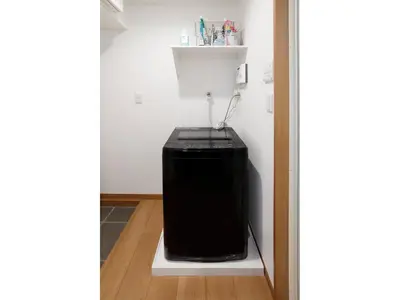 a room with a trash can in the corner of a room at LIFE TOWN SHINKOIWA - Vacation STAY 20473 in Tokyo