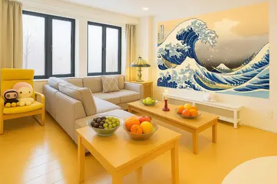 a living room with a large painting on the wall at OPEN#\uc2e0\uc8fc\ucfe05\ubd84#\uc2dc\ubd80\uc57c10\ubd84#\ud3b8\uc758\uc8102\ubd84#\ucd5c\ub3008\uba85#\uc608\uc05c\uc9d1#\uce68\uc2e43#114m2#\uce68\ub3005#\ube54\ud504\ub85c\uc81d\ud130 in Tokyo