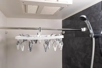 a towel rack in a shower in a bathroom at GLANNIR Higashi kitazawa 402 in Tokyo