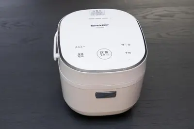 a white food processor sitting on a table at Karabiner House Ikebukuro in Tokyo
