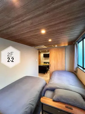 a bedroom with two beds in a room at 磐-Comfortable Home with 2BR-Sleeps 6 in Kagurazaka Near Yayoi Kusama Museum , Tokyo Dome , Sakura Lovers' Choice-Kanda River in Tokyo