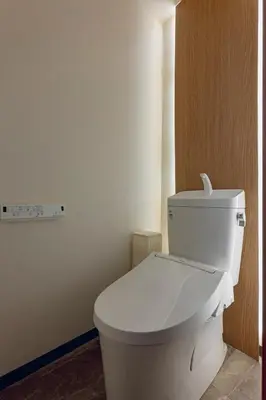 a bathroom with a white toilet in a room at ACOE FUYU HATSUDAI - Re-design 2BR Modish Home in Shinjuku in Tokyo