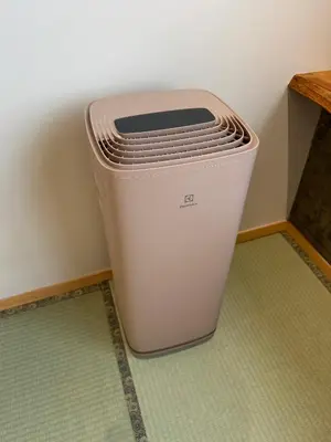 a heater sitting in the corner of a room at sumica\u98a8\u6708\u6d45\u8349 in Tokyo